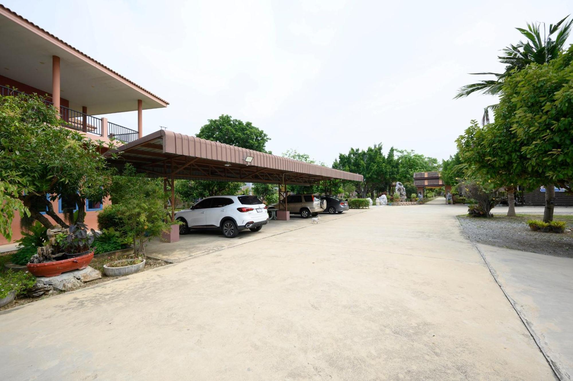 Busaya Resort & Cuisine Nakhon Pathom Eksteriør bilde
